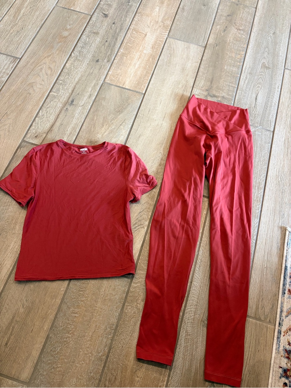 aerie SmoothEZ T’Shirt and offline Aerie leggings matching S/XS